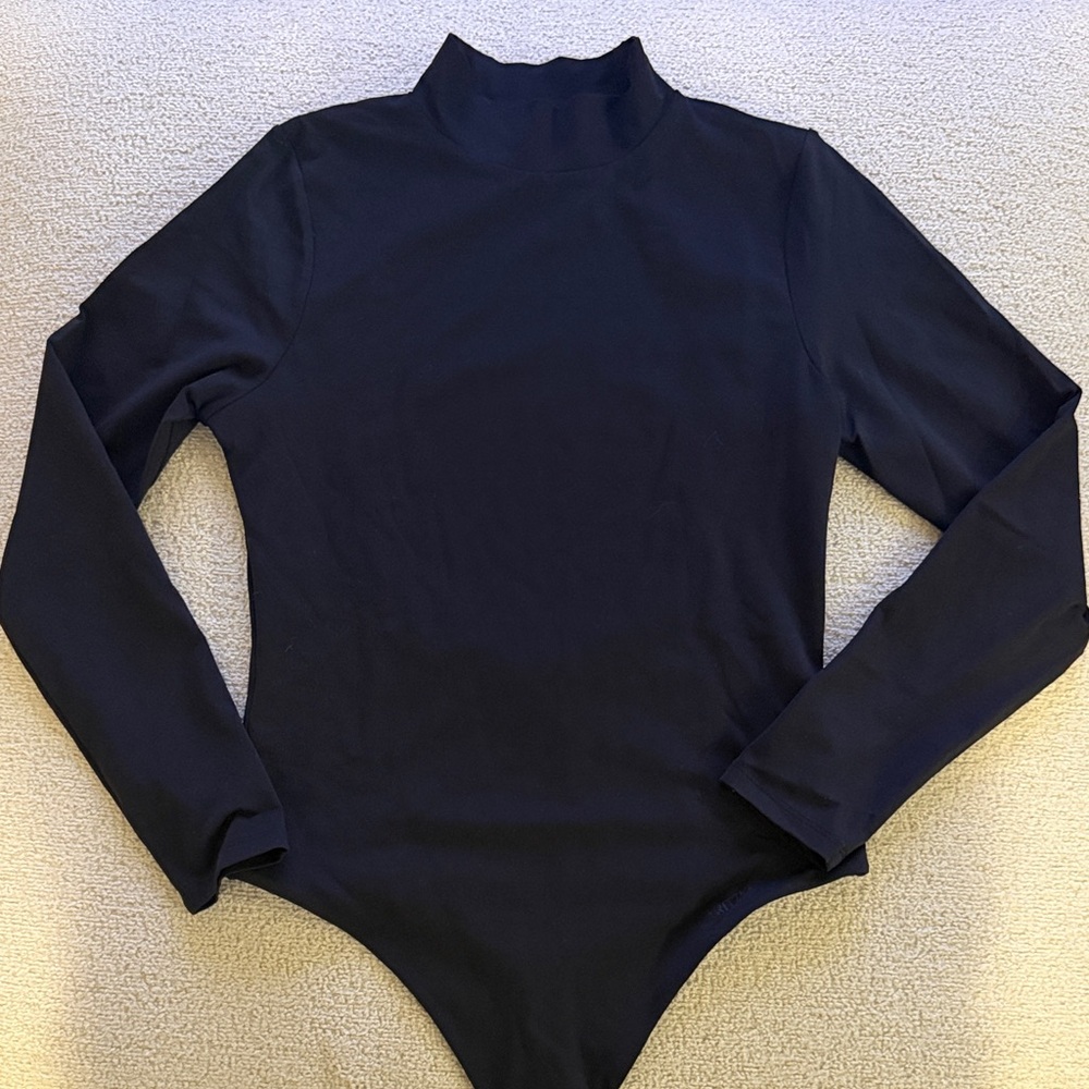 Aritzia contour open back bodysuit